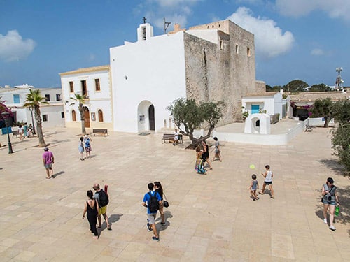 Que ver en Formentera en un día. Visitar Sant Francesc
